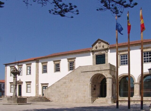 pacos_concelho_bandeiras_1_736_420_1_736_420