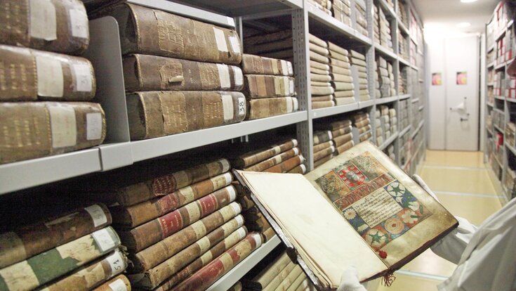 amvc_82567_deposito_1_estantes_foral